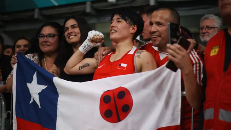 En Curicó entregan reconocimiento a la medallista panamericana Denisse Bravo