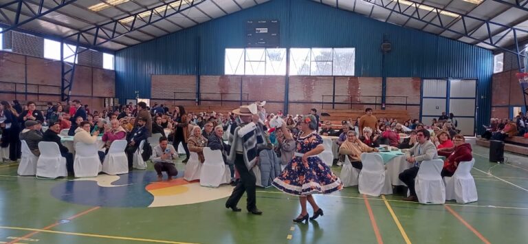 Río Claro: con masivo bingo se dio cierre al mes de las personas mayores