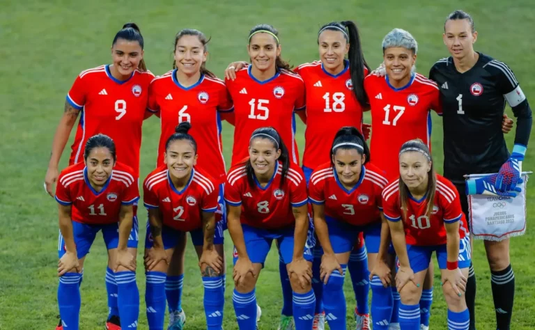Tras polémica con porteras en Santiago 2023: despiden a coordinador deportivo de La Roja femenina