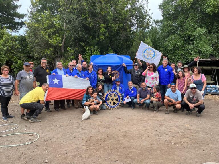 Clubes Rotarios de Talca Resuelven Crisis de Agua en Armerillo