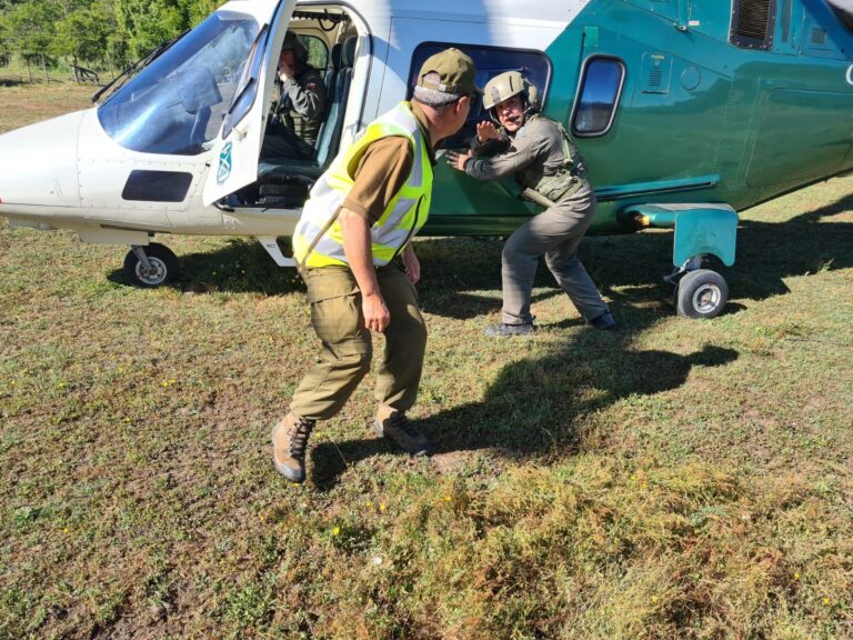 Carabineros Salvan a Montañistas Atrapados por Avalancha en Laguna Mondaca