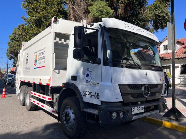 Municipalidad de Longaví recibió camión recolector de residuos domiciliarios que permitirá mayor frecuencia en los recorridos