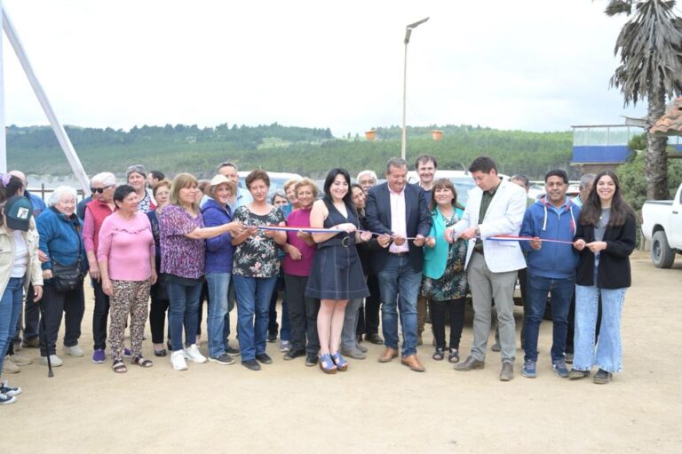 Nuevos vehículos fortalecen municipios de Vichuquén y Licantén