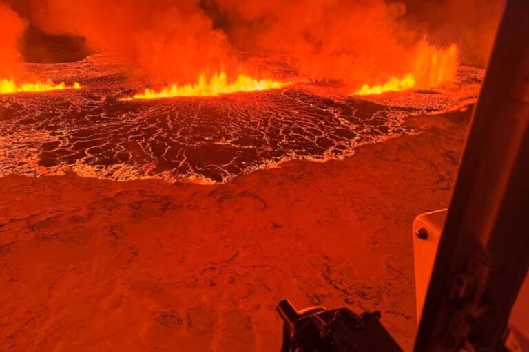 Impresionantes imágenes por Erupción volcán en Islandia