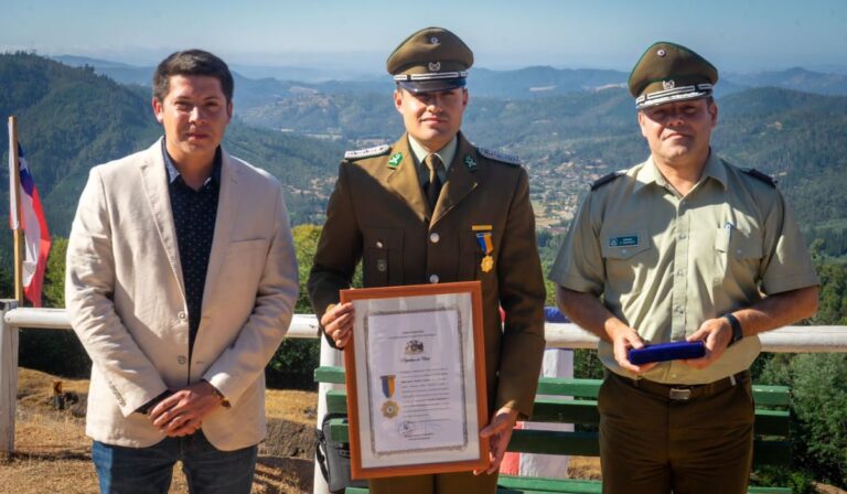 Vichuquén: Labor de Carabineros es premiada por el municipio