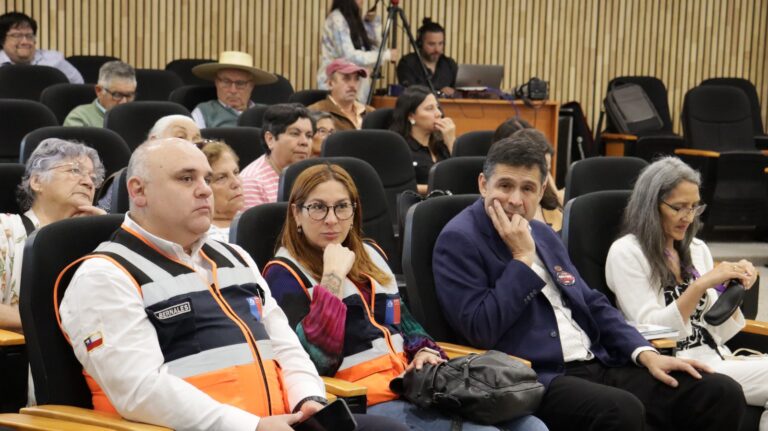 Éxito: Primer Seminario para Prevenir Incendios Forestales en Talca