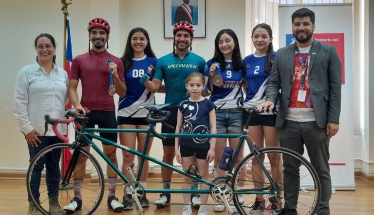 El Fondo Nacional para el Fomento del Deporte realizó entrega de material deportivo en la Delegación Provincial de Linares