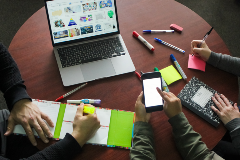 Enseña Chile y Fundación Telefónica Movistar entregan 1500 becas para educadores digitales