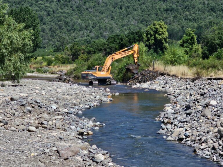 Inicia Construcción del Puente Badén en Teno para Superar Aislamiento