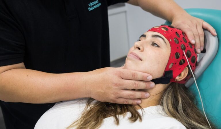 ¿Padeces de dolor crónico, fibromialgia o migraña? Conoce los beneficios de la innovadora terapia transcraneal
