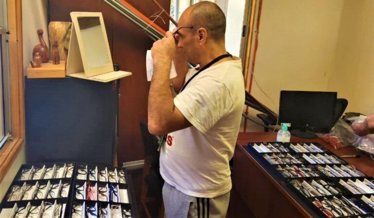 Reclusos de Linares recibieron lentes y atención oftalmológica