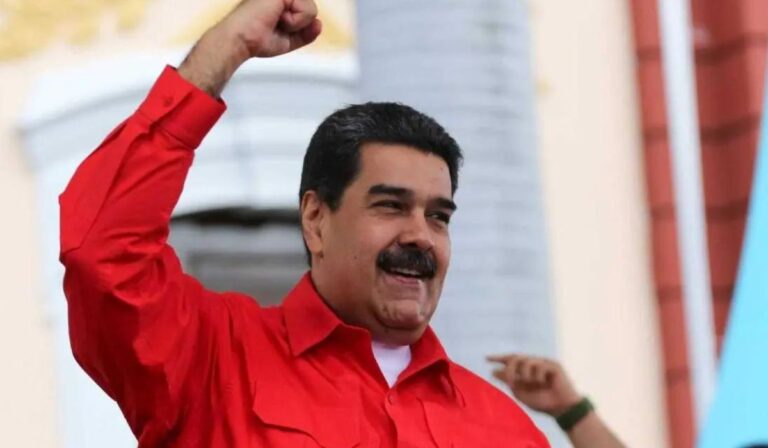 Nicolás Maduro ofreció ayuda a Chile para detener ola de incendios