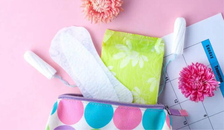 Mujeres damnificadas recibieron 1.500 kits de higiene en Viña del Mar