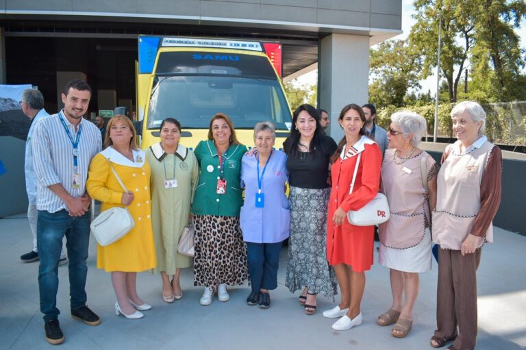 Realizaron entrega de ambulancias modernas en la Región del Maule