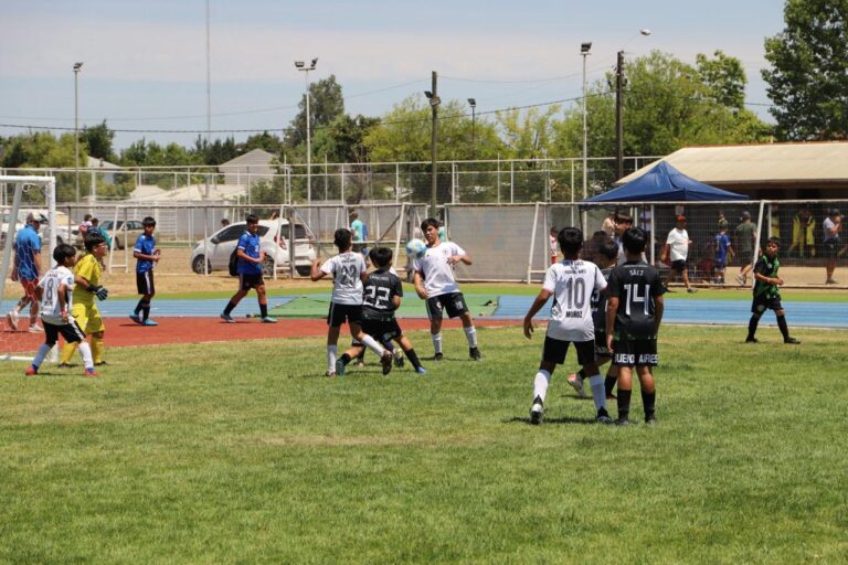 Parral: Campeonato Nacional de Fútbol Infantil reunió a 700 jugadores