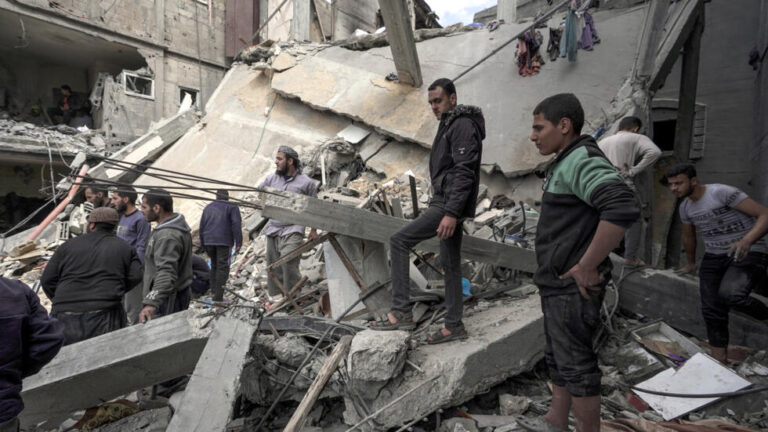Gaza: primer envió marítimo llegó a la costa