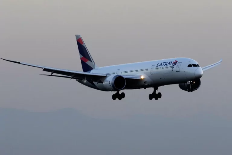 Incidente Aéreo en Vuelo LATAM: 50 Heridos tras “fallo técnico”