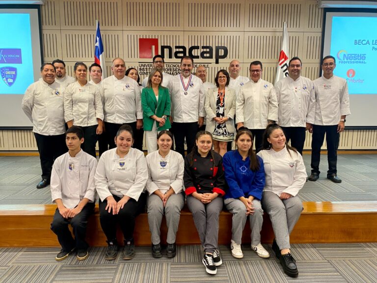Inédito en el Maule: Estudiantes de Gastronomía reciben becas de Les Toques Blanches