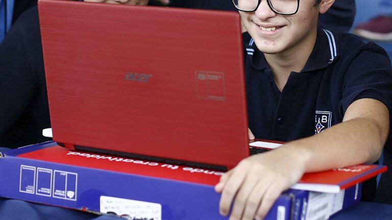Conozca los requisitos que le permitirán recibir una notebook gratuita para estudiantes