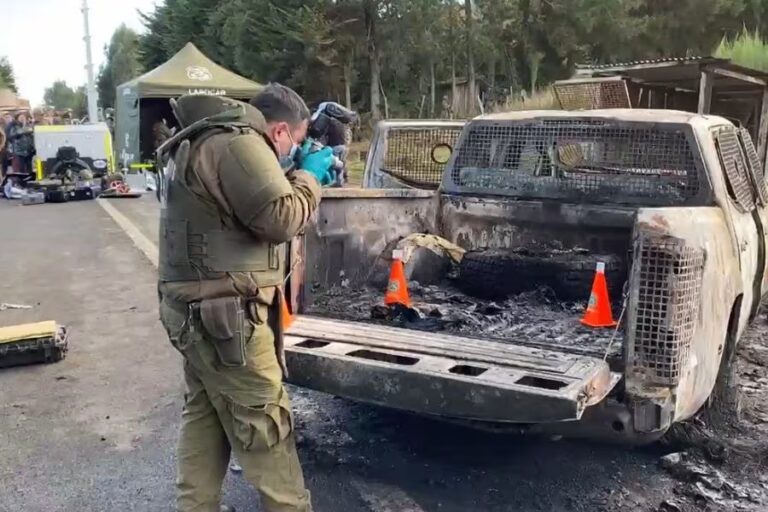 Asesinato de tres carabineros “tiñe de sangre” aniversario de la institución