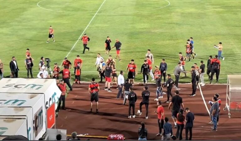 Partidos de local sin hinchas: Sancionan a Rangers por desórdenes en Estadio Fiscal