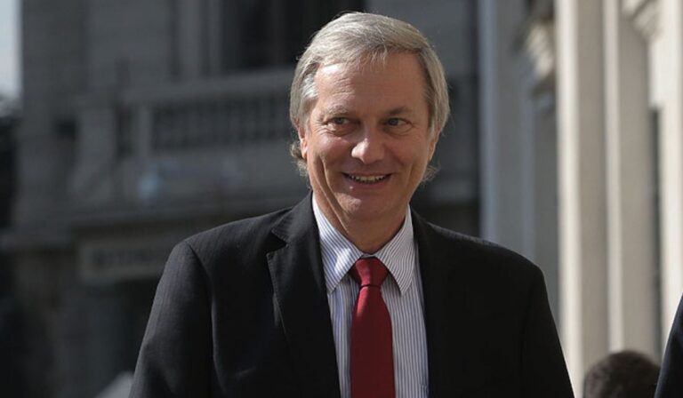 “Cárcel solo para extranjeros”: La propuesta de José Antonio Kast