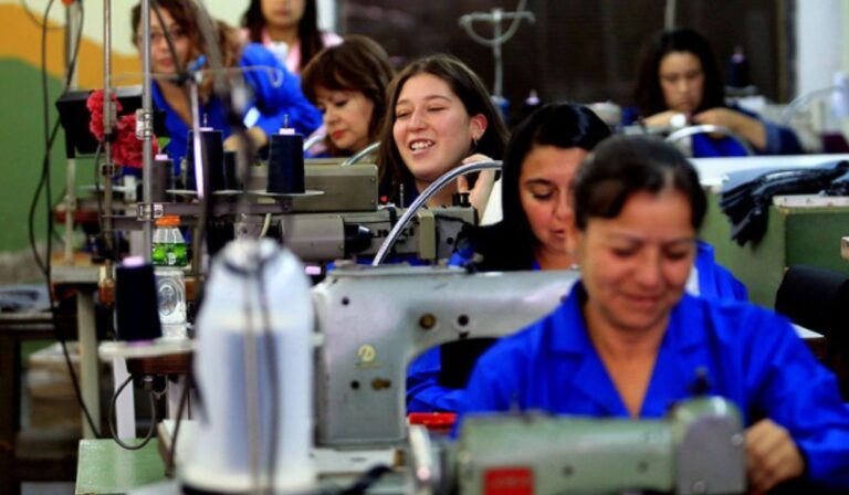 ¡Entró en vigencia la Ley de 40 horas! Conoce los detalles y mitos que la rodean
