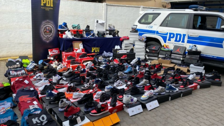 Talca: PDI incautó 26 millones de pesos en zapatillas falsas