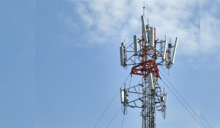 Ambientalistas cortaron antenas 5G en Temuco: Denuncian impacto negativo en la salud