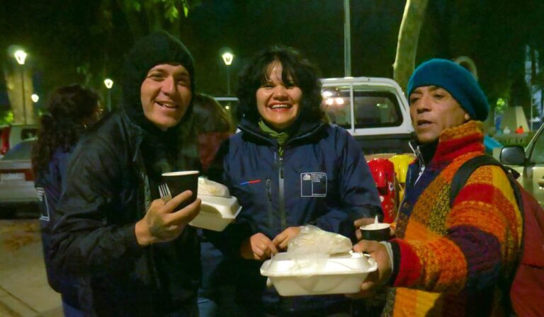 Código Azul: Personas en situación de calle en Talca y Curicó recibieron ayuda en días más fríos