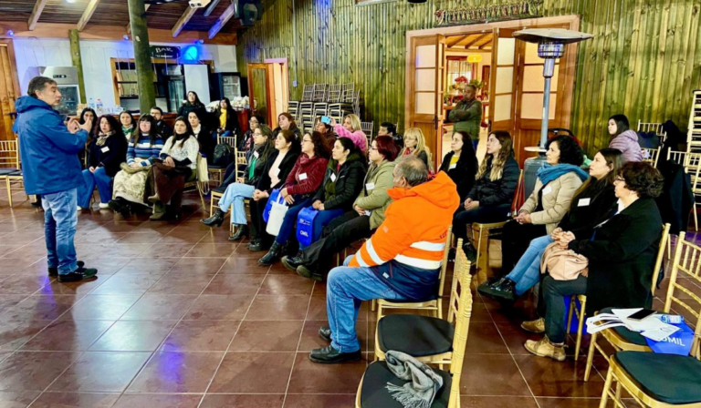 20 jefas de hogar de Yerbas Buenas finalizaron programa de autonomía económica