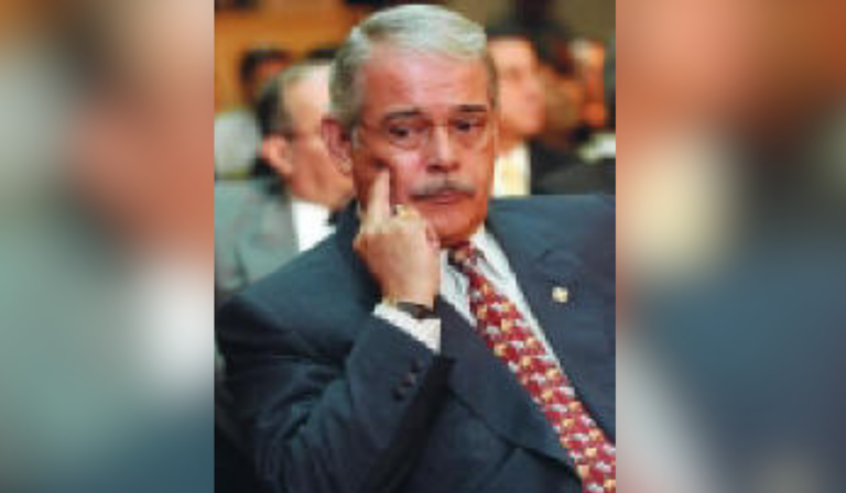 Antiguo director general de PDI se encuentra hospitalizado tras sufrir un infarto