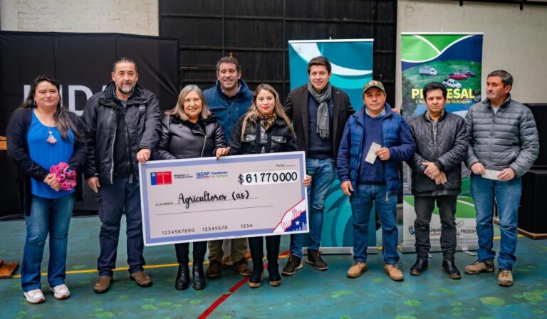 Vichuquén: Agricultores locales recibieron $61 millones para invertir en insumos
