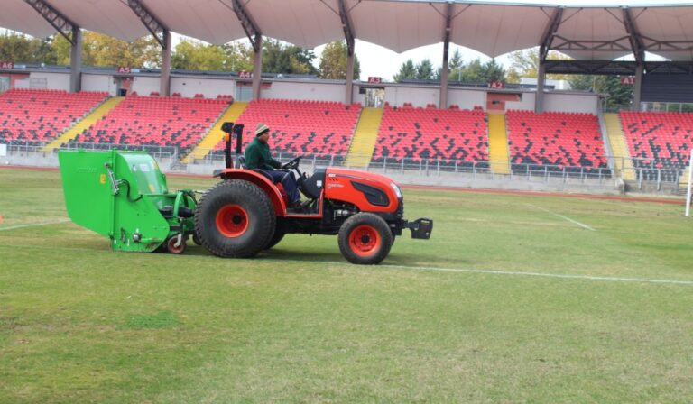 Cancha del Estadio Fiscal de Talca está en proceso de resiembra