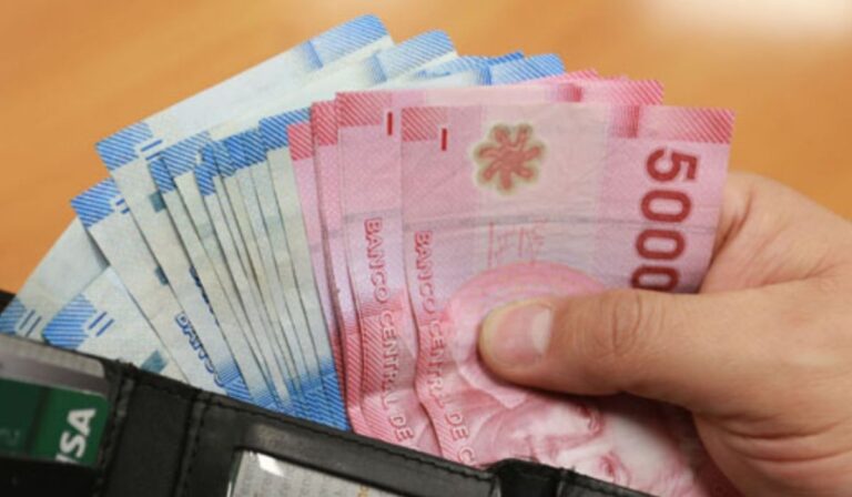 ¿Todo sube menos el sueldo? Salario mínimo en Chile alcanzará los $500 mil pesos el 1 de julio