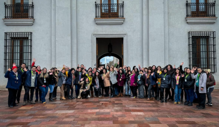 Por gira técnica: Mujeres jefas de hogar del Maule llegan a la Moneda