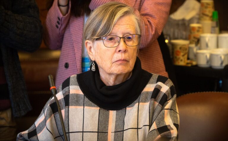 Diputada Mercedes Bulnes ofició al Ministerio de Educación y a Municipalidad de Molina por el suicidio de profesor