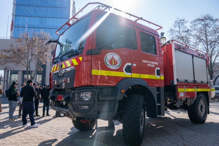 Para combatir el fuego: Bomberos del Maule reciben 3 Carros Bomba