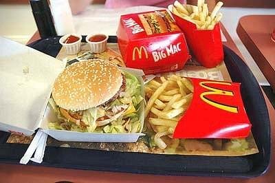 ¿Retraso injustificado? Denuncian lobby de McDonald’s para postergar Ley de Plásticos en Chile