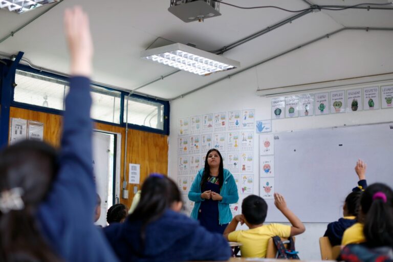 SLEP Maule Costa firmó convenio que garantiza subvención escolar preferencial en 5 comunas