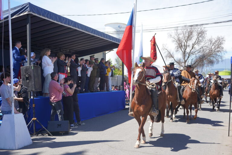 Los Niches celebró el aniversario de Curicó con multitudinario desfile