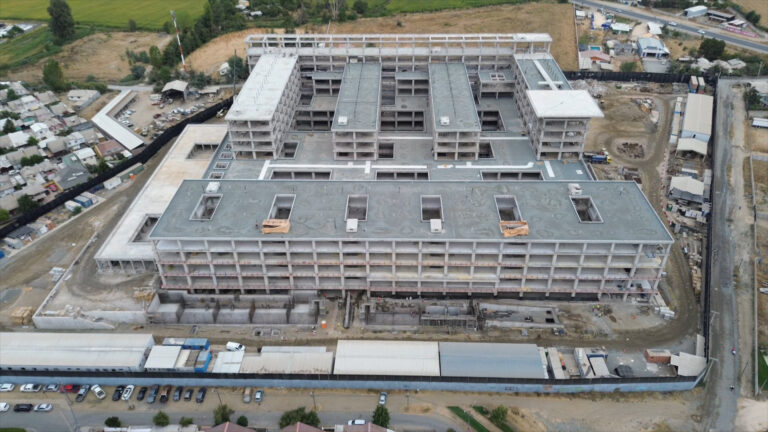 Hospital de Linares podría retomar su construcción: dos empresas extranjeras interesadas en el proyecto