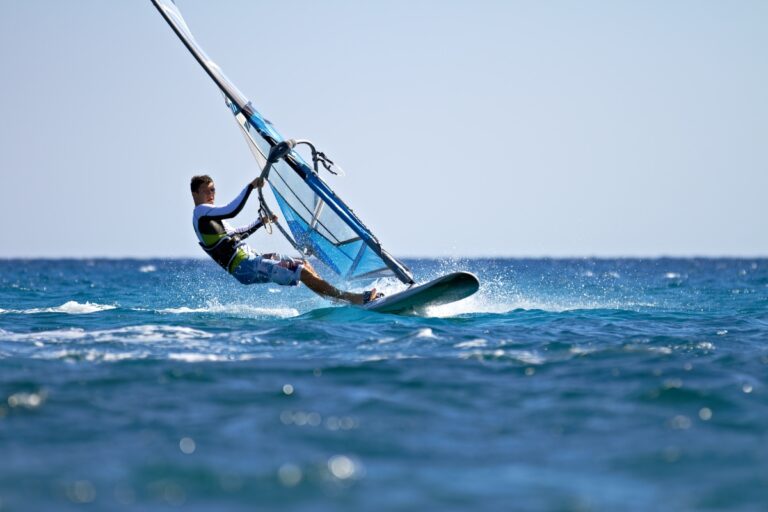 Vuelve el windsurf a Llico: Final del campeonato nacional promete emoción y turismo