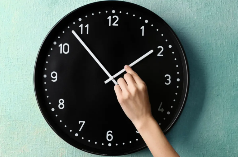 Cambio de hora en Chile: comuna solicita mantener horario de verano por seguridad