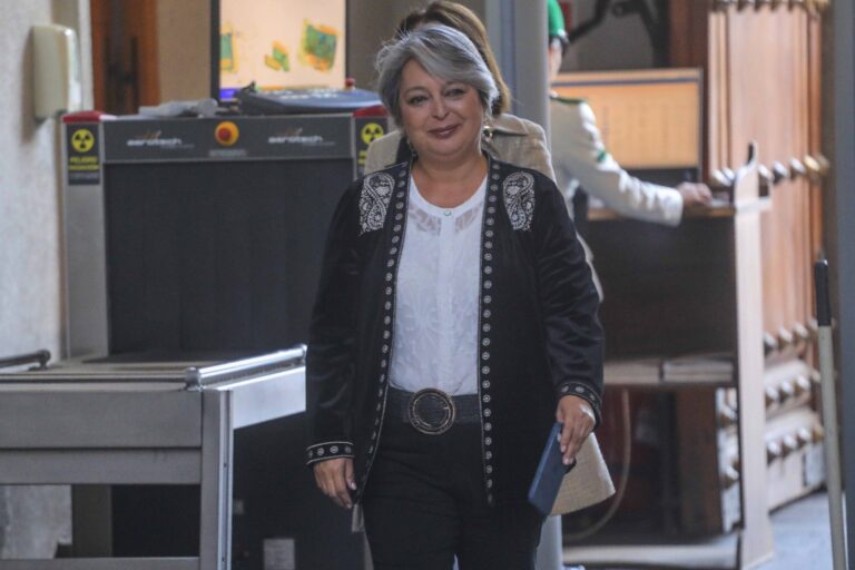 Jeannette Jara oficializa su salida del Gobierno para iniciar carrera presidencial por el PC