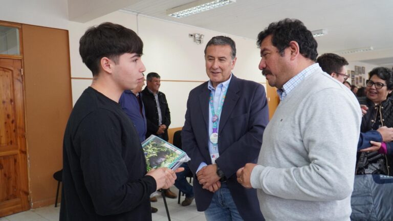Junaeb entrega 100% de sets escolares a estudiantes del Maule