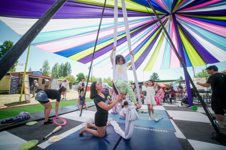 Una década de circo y comunidad: La Juguera cumple 10 años y lo celebra con fiesta abierta a todo público