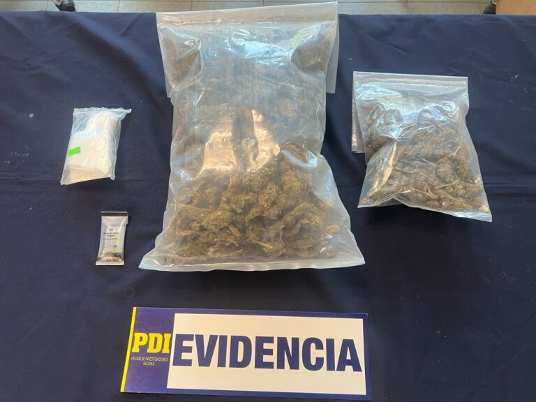 Detienen a pareja con más de un kilo de marihuana en Linares
