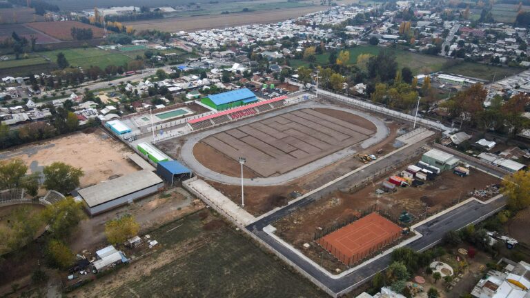 Obra deportiva en Colbún transforma la comuna: nuevo estadio alcanza un 92% de avance