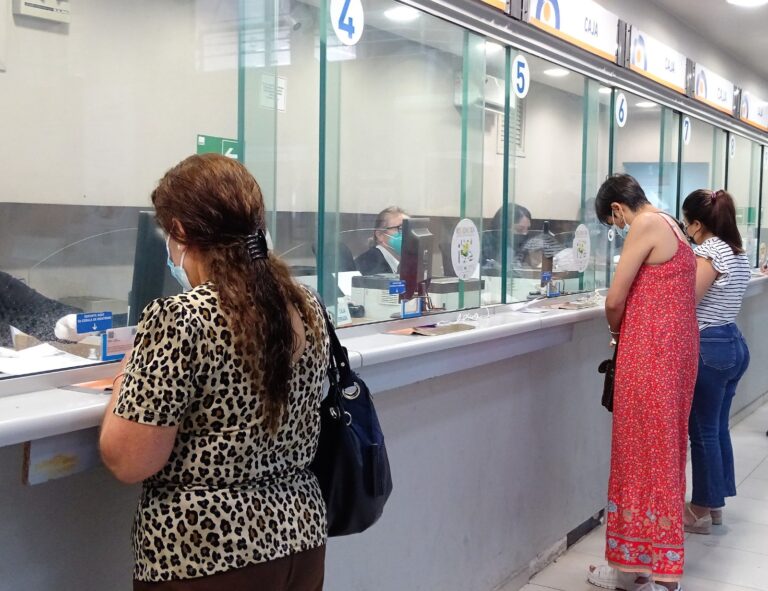¿Aún no cobras tu Aporte Familiar Permanente? Más de 140 mil familias maulinas ya cobraron el ex Bono Marzo